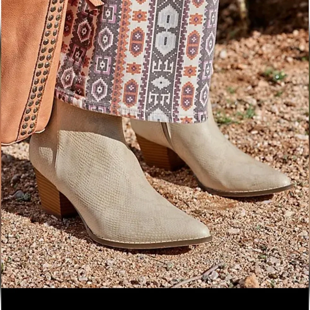 Coconuts by Matisse Vegan Snake Skin Going West Zip Up Heeled Bootie Boots - Picture 6 of 16